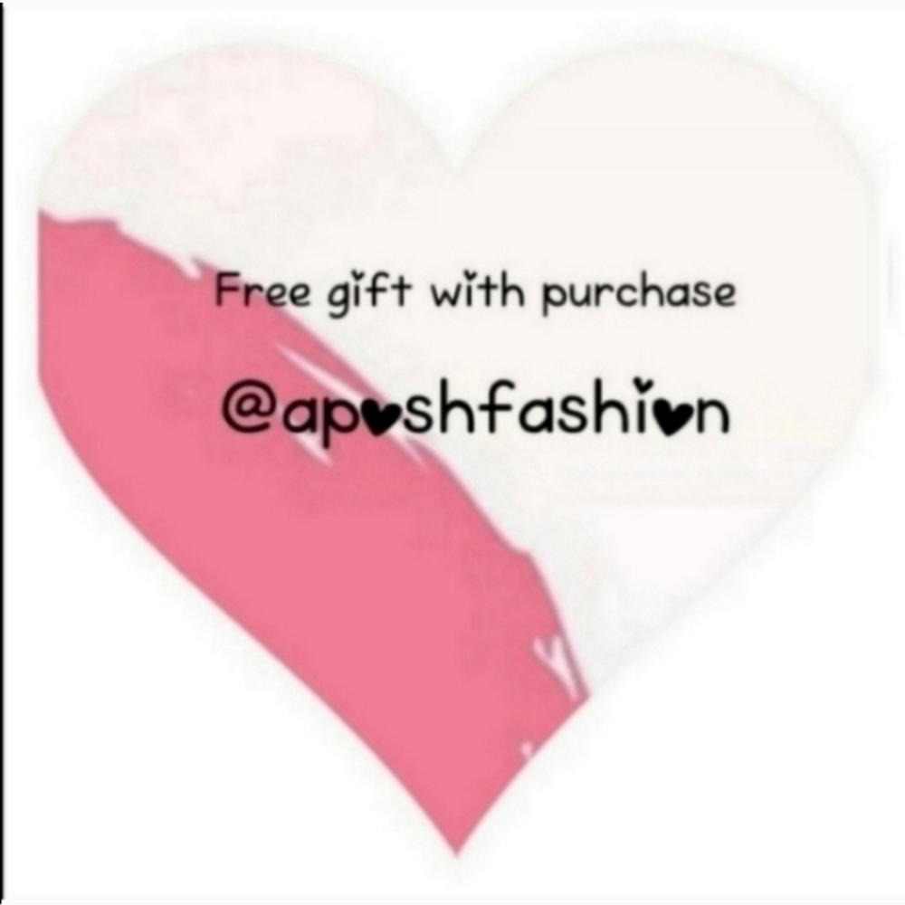 🎁💕Beautiful Coach Wallet With Charm(1 Available) - Picture 9 of 9